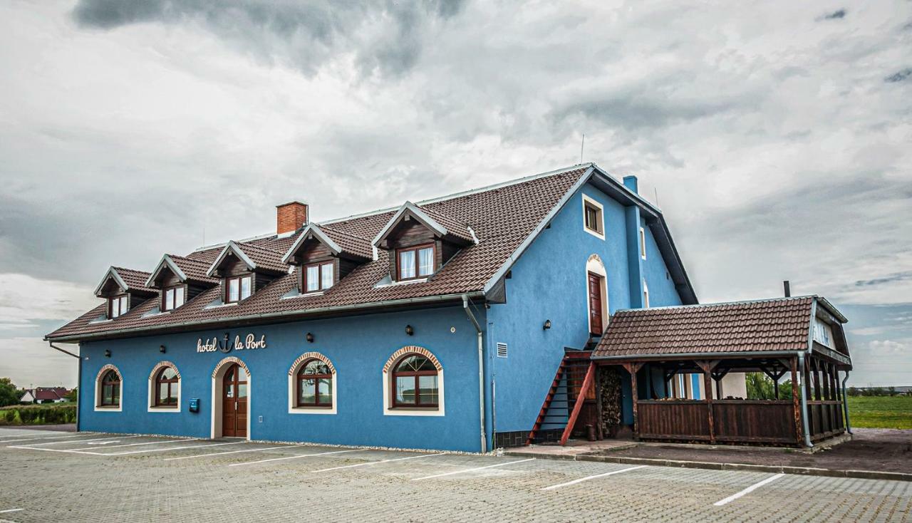 Hotel LA PORT Znojmo Exterior foto