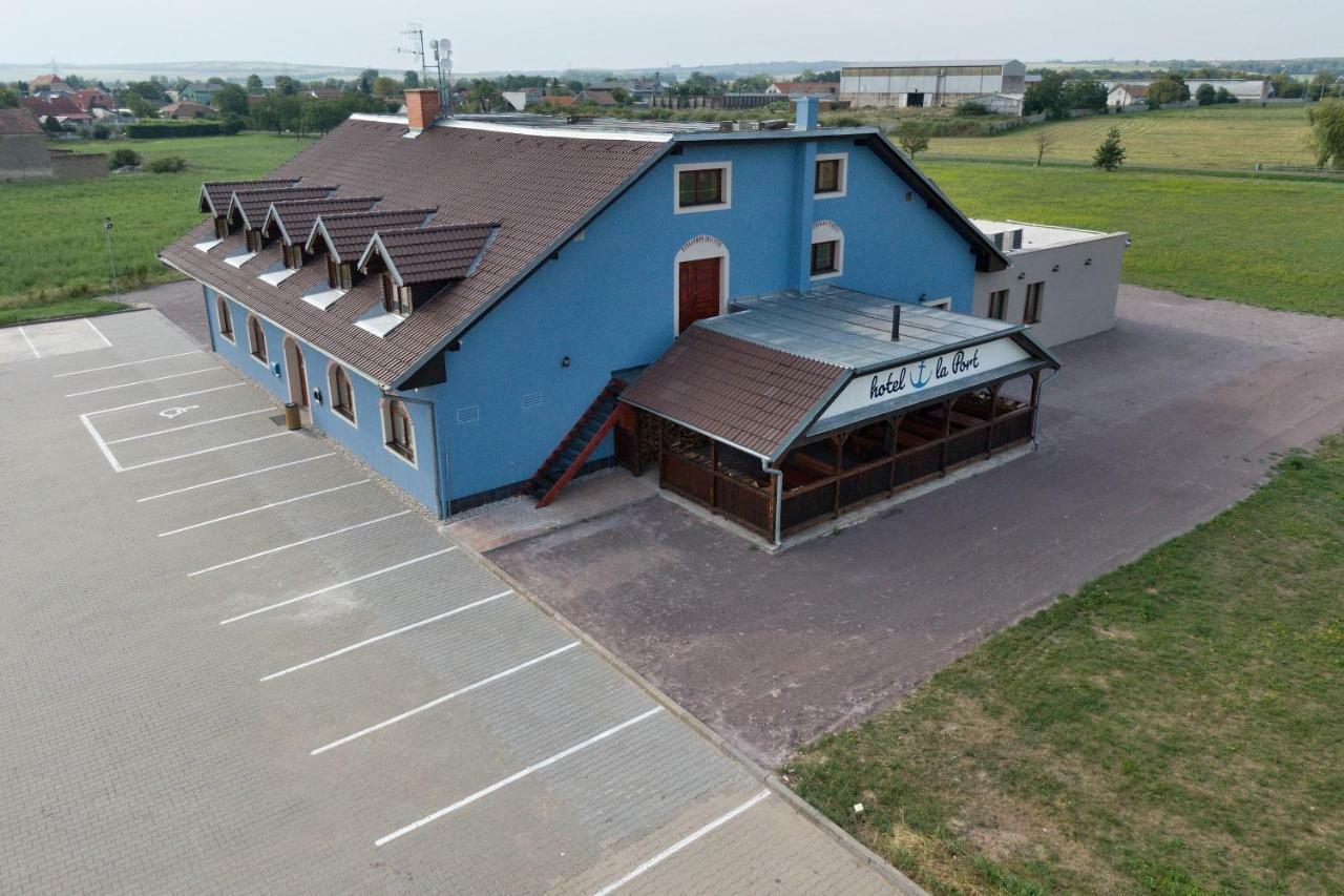 Hotel LA PORT Znojmo Exterior foto